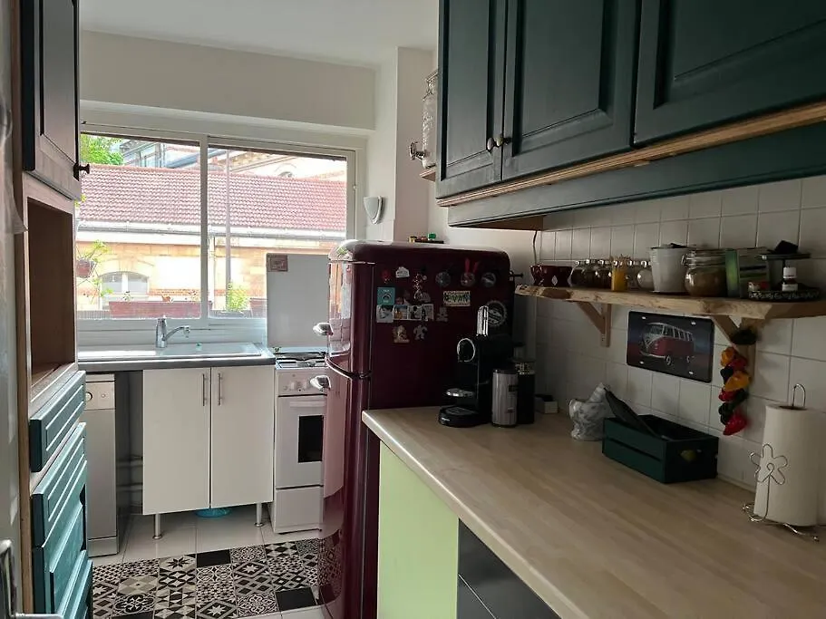 Apartman Grand Appartement Avec Balcon Et Parking Gratuit Sur Place Párizs