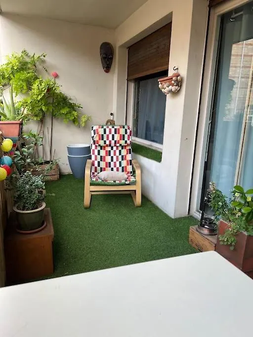 Grand Appartement Avec Balcon Et Parking Gratuit Sur Place Paris 0*,